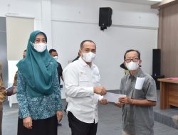 Zahir, 1.187 Orang Dapat Paket ABC dan 120 Lansia Diberi Sembako di Batubara 2 Zahir, 1.187 Orang Dapat Paket ABC dan 120 Lansia Diberi Sembako di Batubara