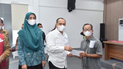 Zahir, 1.187 Orang Dapat Paket ABC dan 120 Lansia Diberi Sembako di Batubara