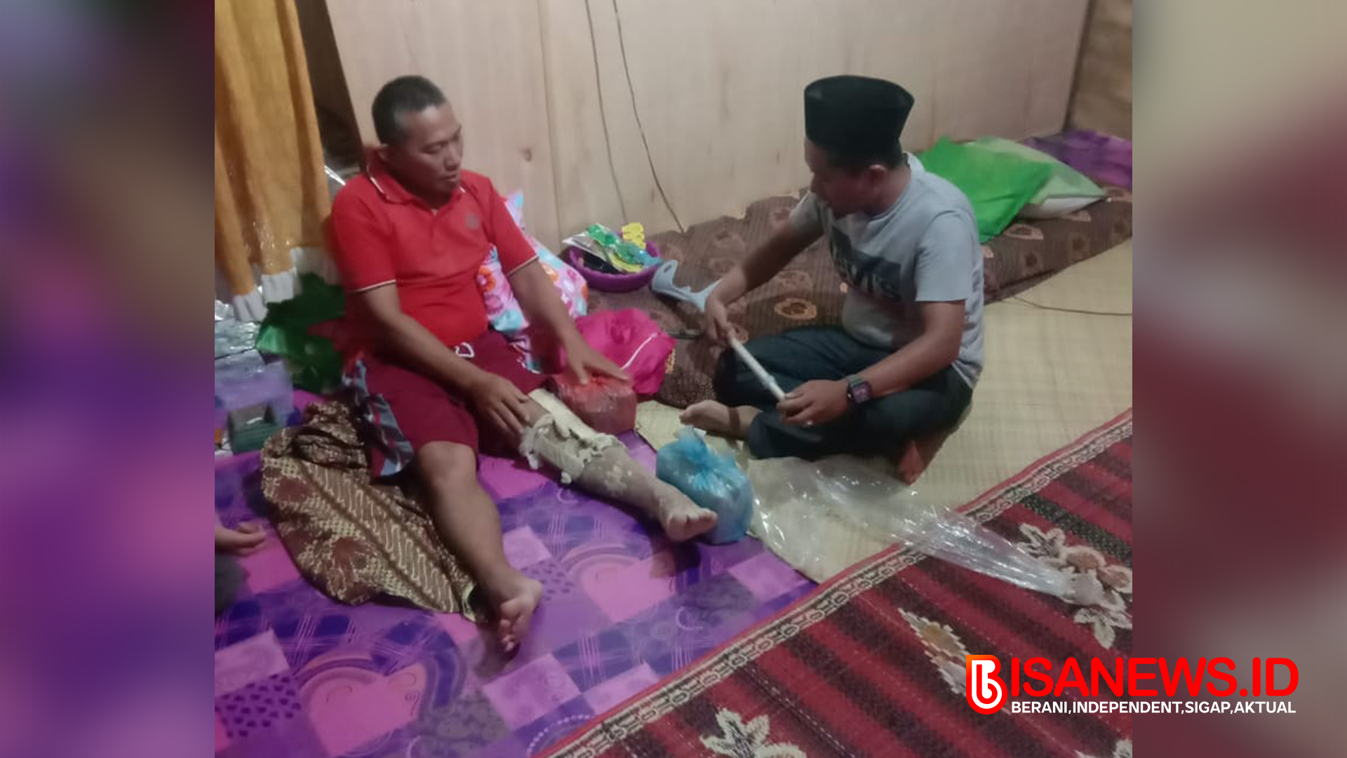 Kadin Batubara Serahkan Bantuan Kepada Wartawan Korban Lakalantas