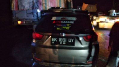 Laka di Batubara, Mobilio "Cium" Pantat Truck, 1 Tewas