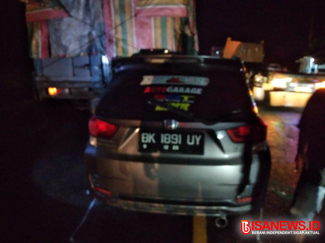 Laka di Batubara, Mobilio "Cium" Pantat Truck, 1 Tewas