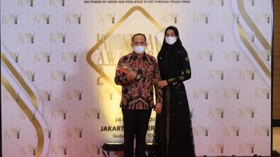 Bupati Batubara Terima Penghargaan Indonesia Awards 2021