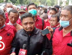 Massa PDIP Desak PN Medan Adil Tangani Kasus Rekannya
