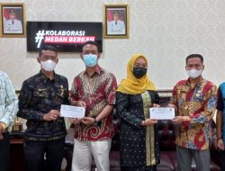 PUD Pasar Medan Lunasi THR Karyawan Muslim Rp 1,3 M dan Bayar THR Karyawan Nasrani 