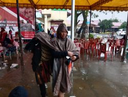 Meski Diguyur Hujan Deras, Warga Tetap Antusias Ikuti Vaksinasi di Polres Batubara 10 Meski Diguyur Hujan Deras, Warga Tetap Antusias Ikuti Vaksinasi di Polres Batubara