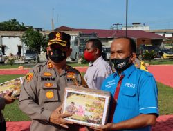 Kapolres Batubara Bagikan Paket Bingkisan Natal kepada Personel dan Wartawan 9 Kapolres Batubara Bagikan Paket Bingkisan Natal kepada Personel dan Wartawan