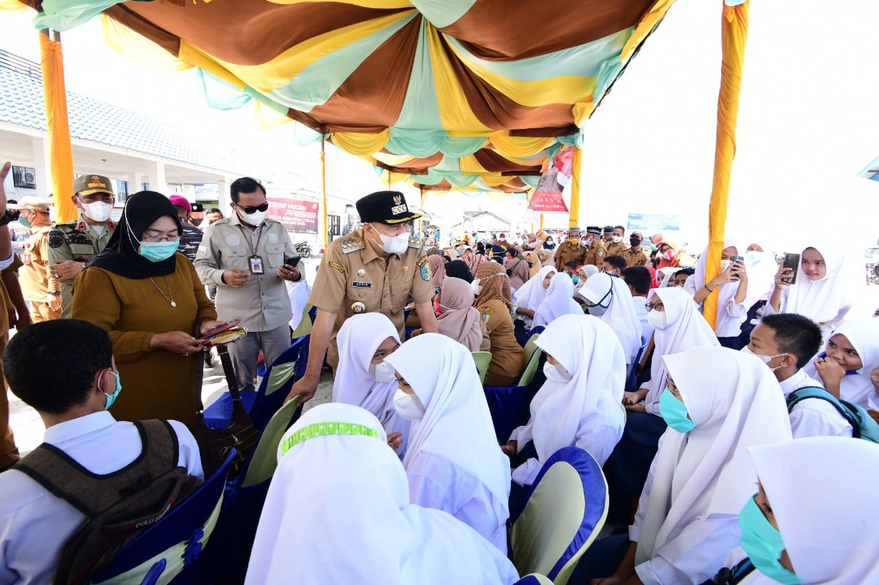 Tinjau GVM Bupati Batu Bara Bagi-bagi Migor