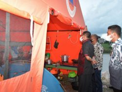 Bupati Sergai Darma Wijaya Pantau Stok Pangan di Posko Pengungsi