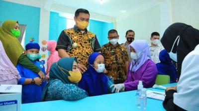 Bupati Labura Tinjau Vaksinasi Anak di SD Majda Al Fayyadh Islamic School