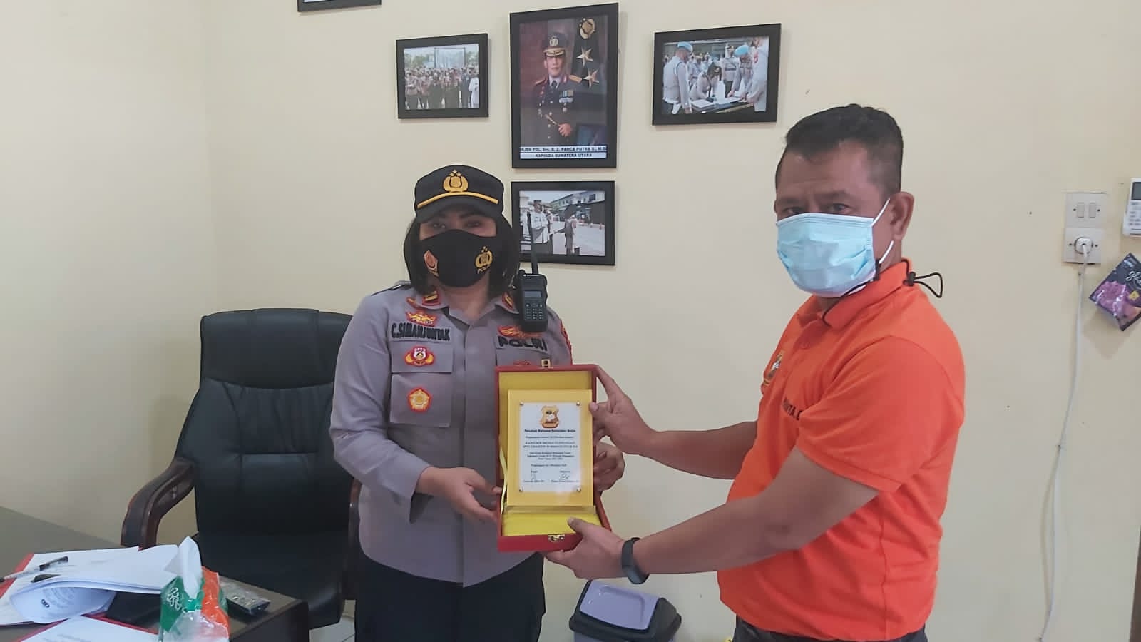 Lebihi Target Capai Vaksin, Kapolsek Medan Tuntungan Terima Reward