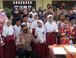 Kapolres Batu Bara Dorong Semangat Anak SD Peserta Vaksinasi