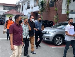 Polrestabes Medan Serahkan Tersangka Korupsi Pengadaan HT ke Kejari 9 Polrestabes Medan Serahkan Tersangka Korupsi Pengadaan HT ke Kejari