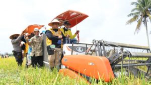Bupati Labura Bung Desa Ke VIII, Melayani Masyarakat
