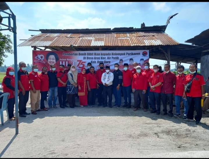 PDIP Batubara Beri Bibit Ikan 1800 Ekor ke 6 Koptan