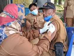 Perangkat Desa Medang Divaksin Booster