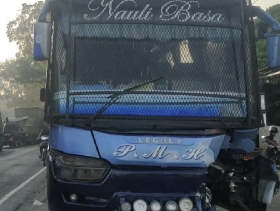 PMH dan CBR Tabrakan, 1 Tewas, Sepeda Motor Terbakar