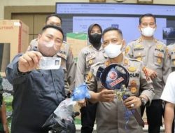 Peserta Vaksin Massal Labura Terima Hadiah Motor 6 Peserta Vaksin Massal Labura Terima Hadiah Motor