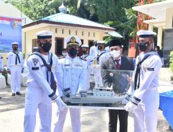 Bupati Zahir Kukuhkan Nama KAL Pandang 1-1-72 untuk Kapal TNI-AL 3 Bupati Zahir Kukuhkan Nama KAL Pandang 1-1-72 untuk Kapal TNI-AL