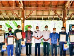 Rakorpem Batubara, Bupati Zahir Beri Penghargaan ke OPD 12 Rakorpem Batubara, Bupati Zahir Beri Penghargaan ke OPD