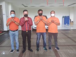 Rayakan Imlek, Pewarta Kunjungi Pengusaha Robert Atiam 2 Rayakan Imlek, Pewarta Kunjungi Pengusaha Robert Atiam