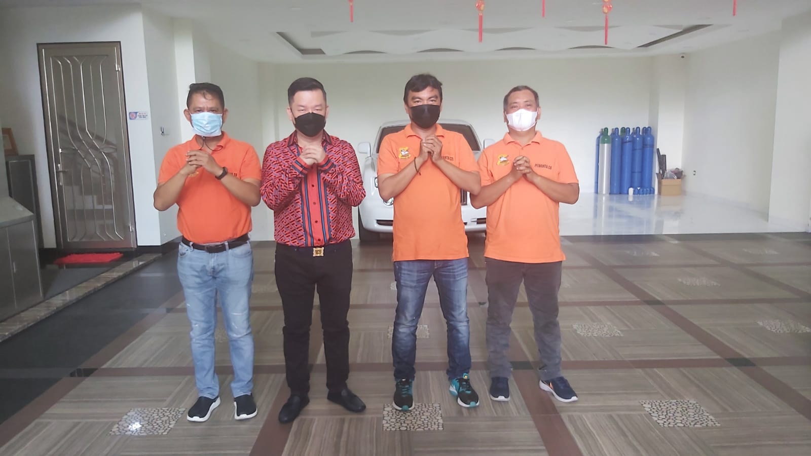 Rayakan Imlek, Pewarta Kunjungi Pengusaha Robert Atiam