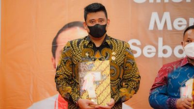 Terima Penghargaan Inisiator Olahraga Nasional, Walikota Medan Siap Laksanakan Inpres
