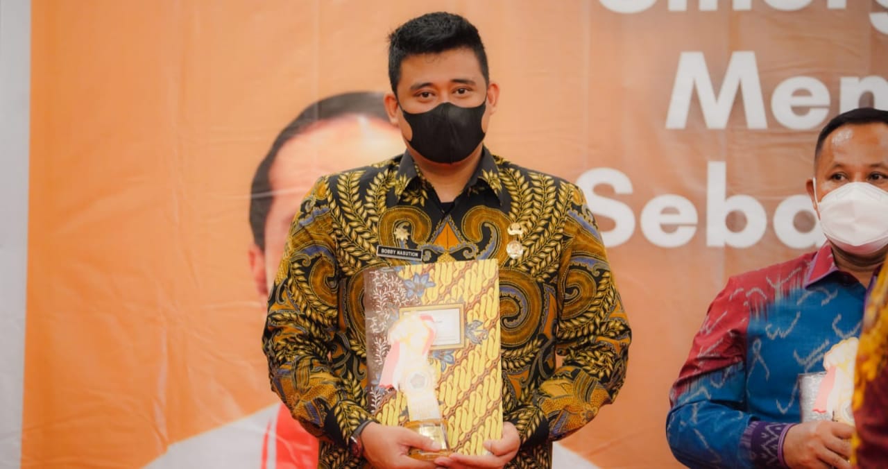 Terima Penghargaan Inisiator Olahraga Nasional, Walikota Medan Siap Laksanakan Inpres
