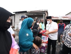 Bupati zahir langsung memastikan bantuan sudah diterima korban kebakaran tanjung tiram