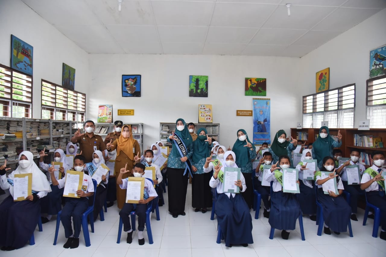 Maya Zahir Minta Duta Literasi dan Duta Lingkungan Jadi Influencer bagi Pelajar Lain