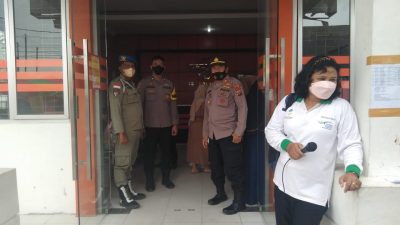 Warga Serbu Kantor Pos Indrapura