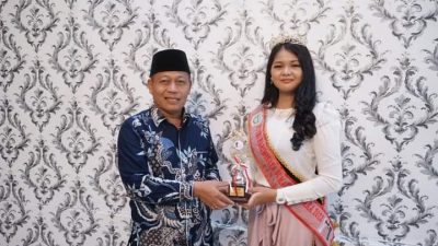 Plt Walikota Tanjung Balai Terima Putri Peraih Award Best Talent Pariwisata Sumut 2022