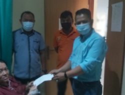Usai Melahirkan Secara Caesar, Isteri Wartawan Terima Santunan dari Pewarta