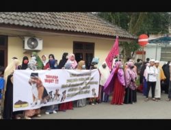 Umat Islam Sumut Orasi di Poldasu Minta Yaqut Ditangkap