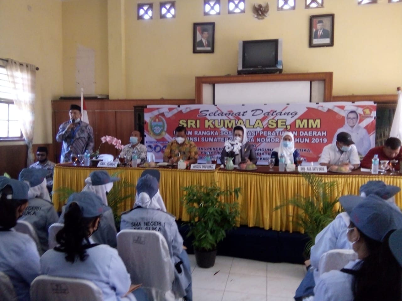 Anggota DPRD Provsu Sosialisasi Perda No.1 di SMA Mitra Inalum