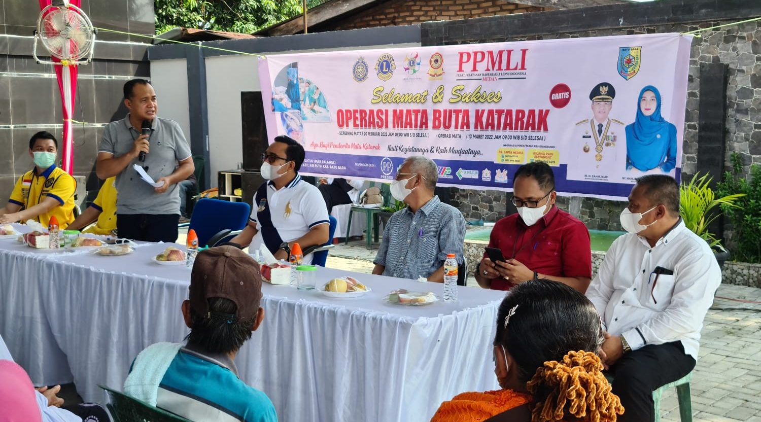 Bupati Zahir Tinjau Operasi Mata Katarak Lions Club