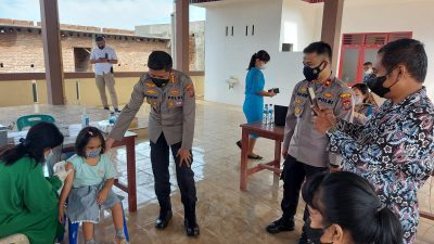 Kapolrestabes Medan Tinjau Pelaksanaan Vaksinasi Covid-19