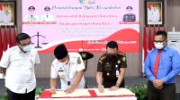 Bupati Zahir Beri Penghargaan Kejari Batubara
