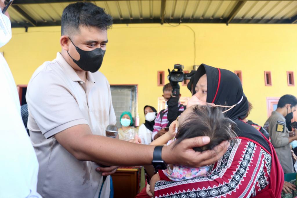 Bobby Nasution Dengarkan Warga di Posyandu Mangga Medan Denai
