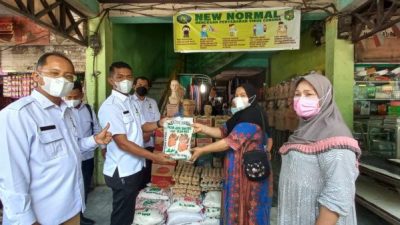 PUD Pasar Medan Berikan Bantuan di 2 Pasar