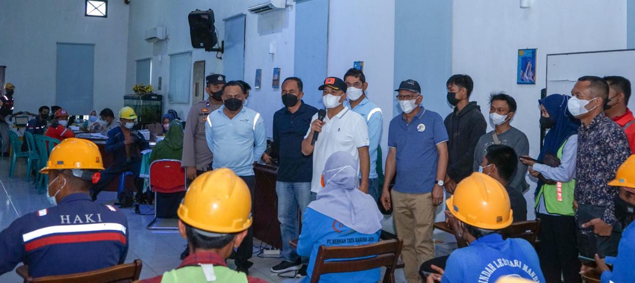 Bupati Batu Bara Tinjau Pos Pelayanan Vaksinasi PT MNA