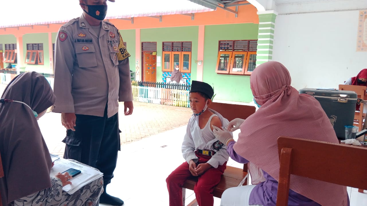Kapolsek di Batubara Terus Monitoring dan Mobilitas Warga Ikut Vaksinasi 