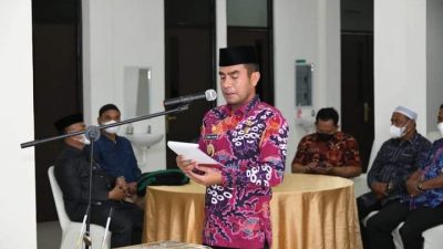 Wabup Labura Lantik Pejabat TPA dan Ka UPTD Puskesmas