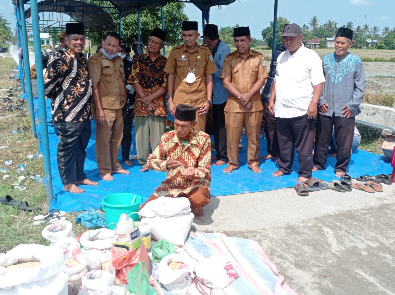 Petani Desa Tanah Rendah Syukuran