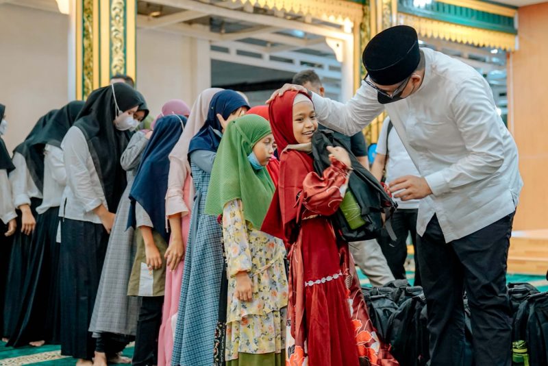 Walikota Medan Santuni Anak Yatim Pas Ulang Tahun Almarhum Ayahnya