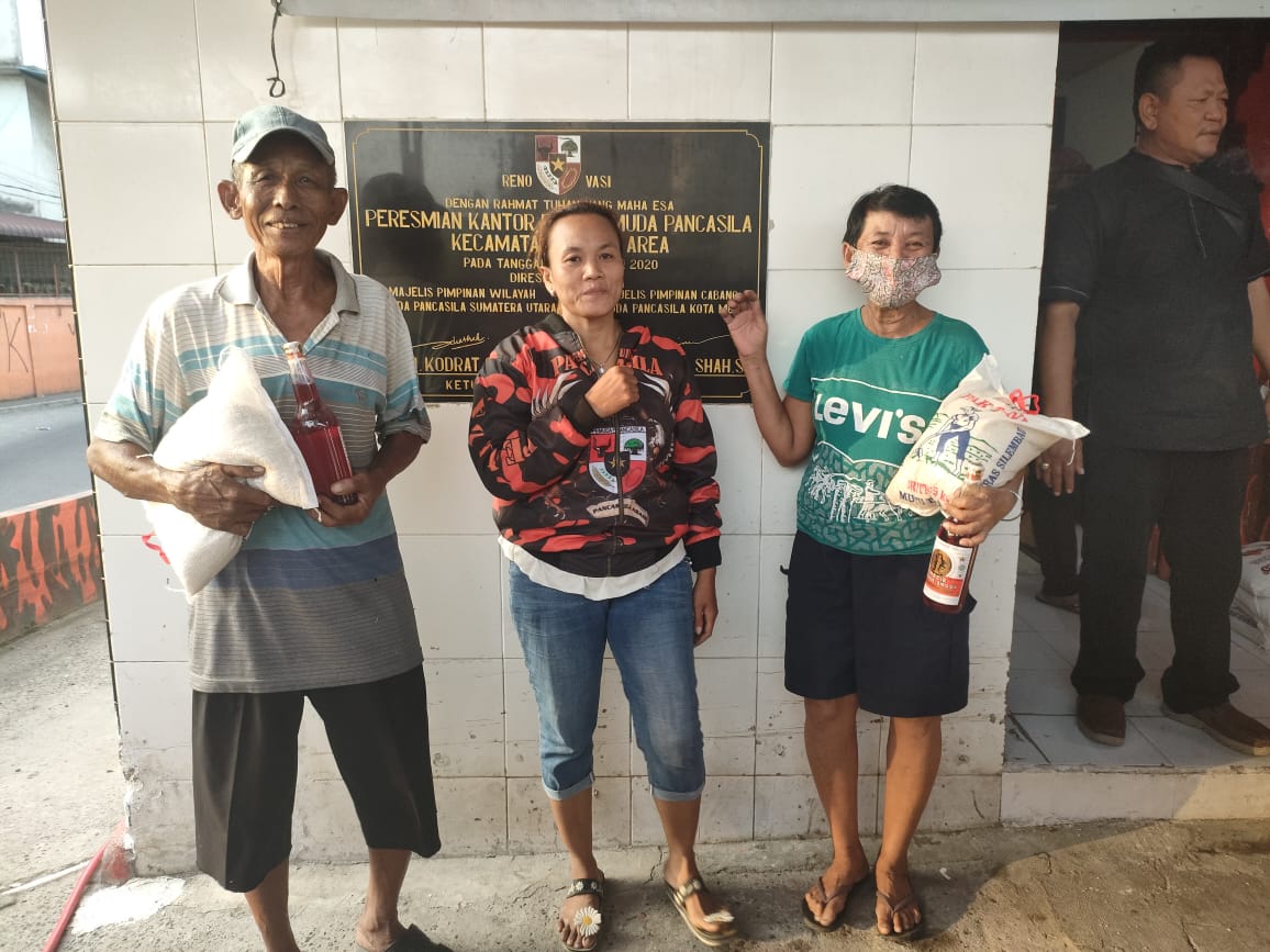 PAC PP Medan Area Berbagi THR dan Sembako