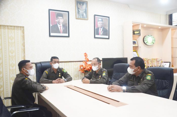 PUD Pasar Medan Bayar THR Karyawan