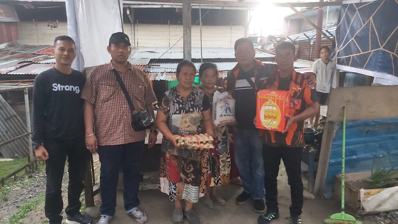 PP Medan Area dan KOTI Bantu Korban Kebakaran