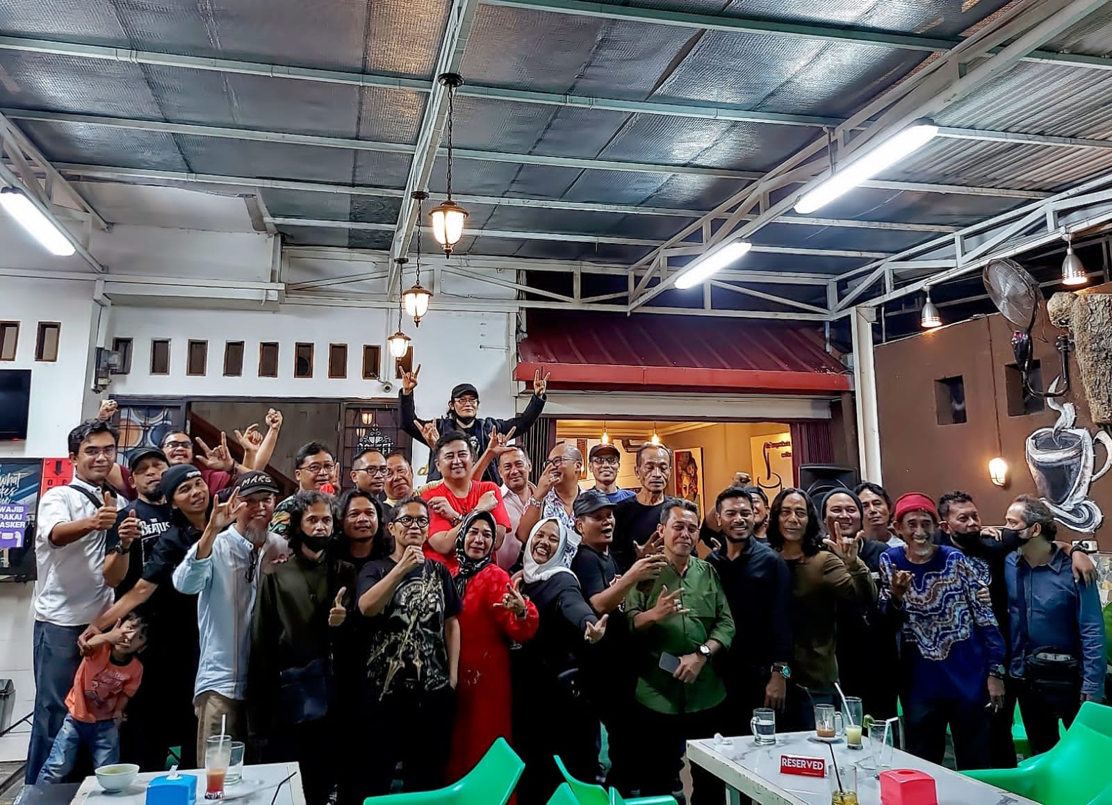 Sejumlah Musisi Tua Kota Medan Meriahkan Halalbihalal Rock Family