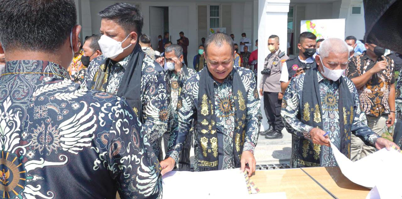 Bupati Zahir Teken MoU Apkasi, Apa Manfaatnya?