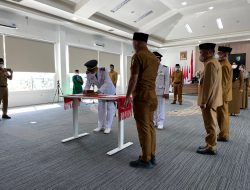 Lantik 14 Pejabat, Begini Pesan Bupati Zahir Kepada Isteri Camat